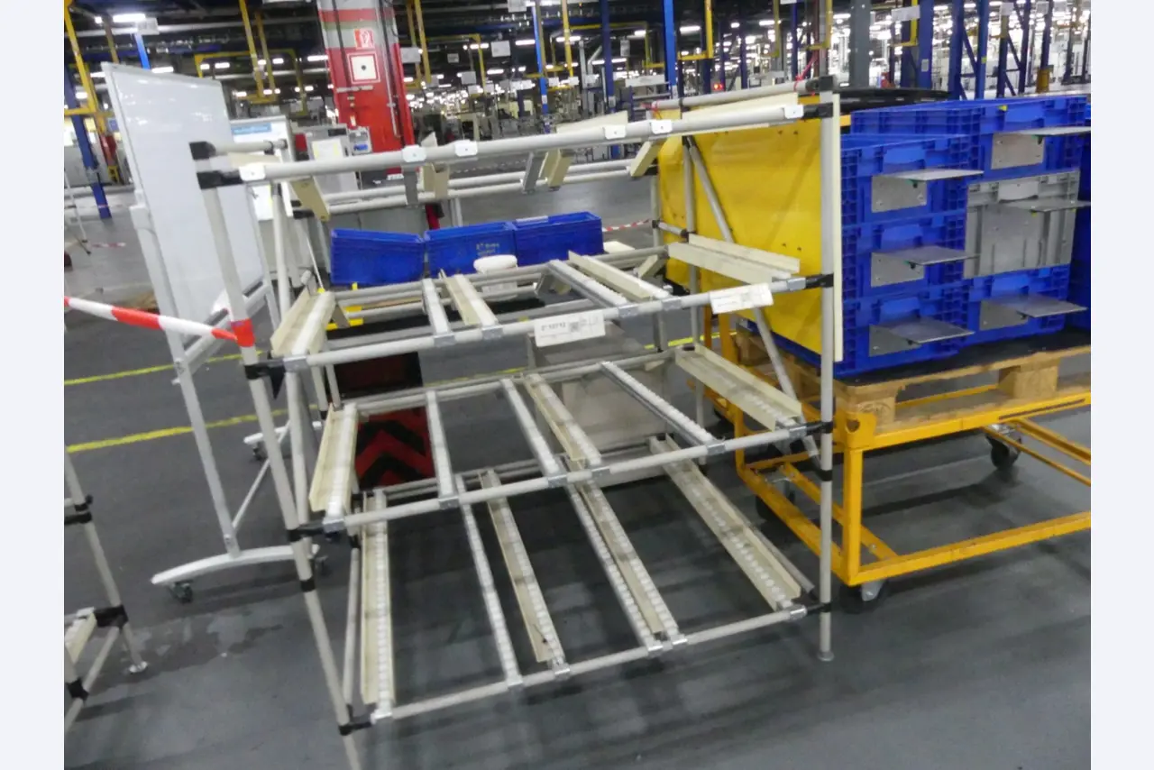 Centros de mecanizado, máquinas para trabajar el metal y líneas de producción de la industria del automóvil-1