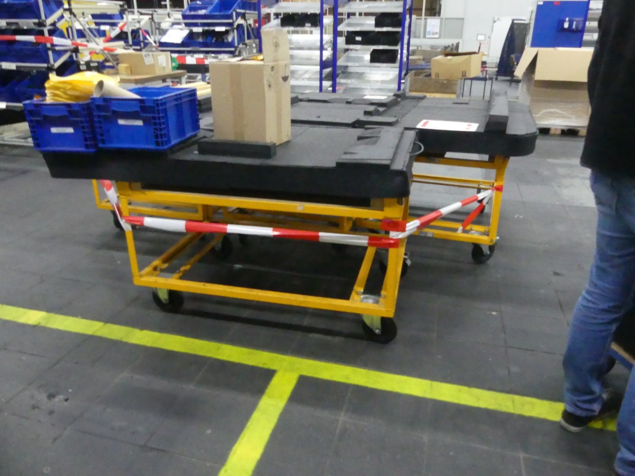 Centros de mecanizado, máquinas para trabajar el metal y líneas de producción de la industria del automóvil-1