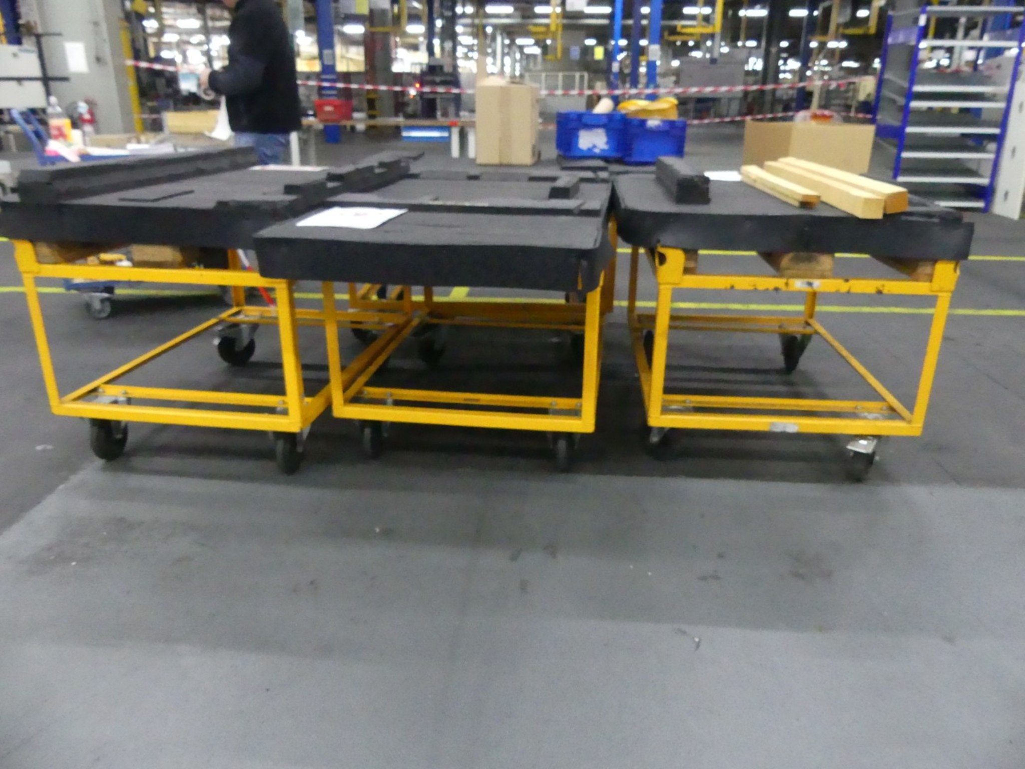 Centros de mecanizado, máquinas para trabajar el metal y líneas de producción de la industria del automóvil-3