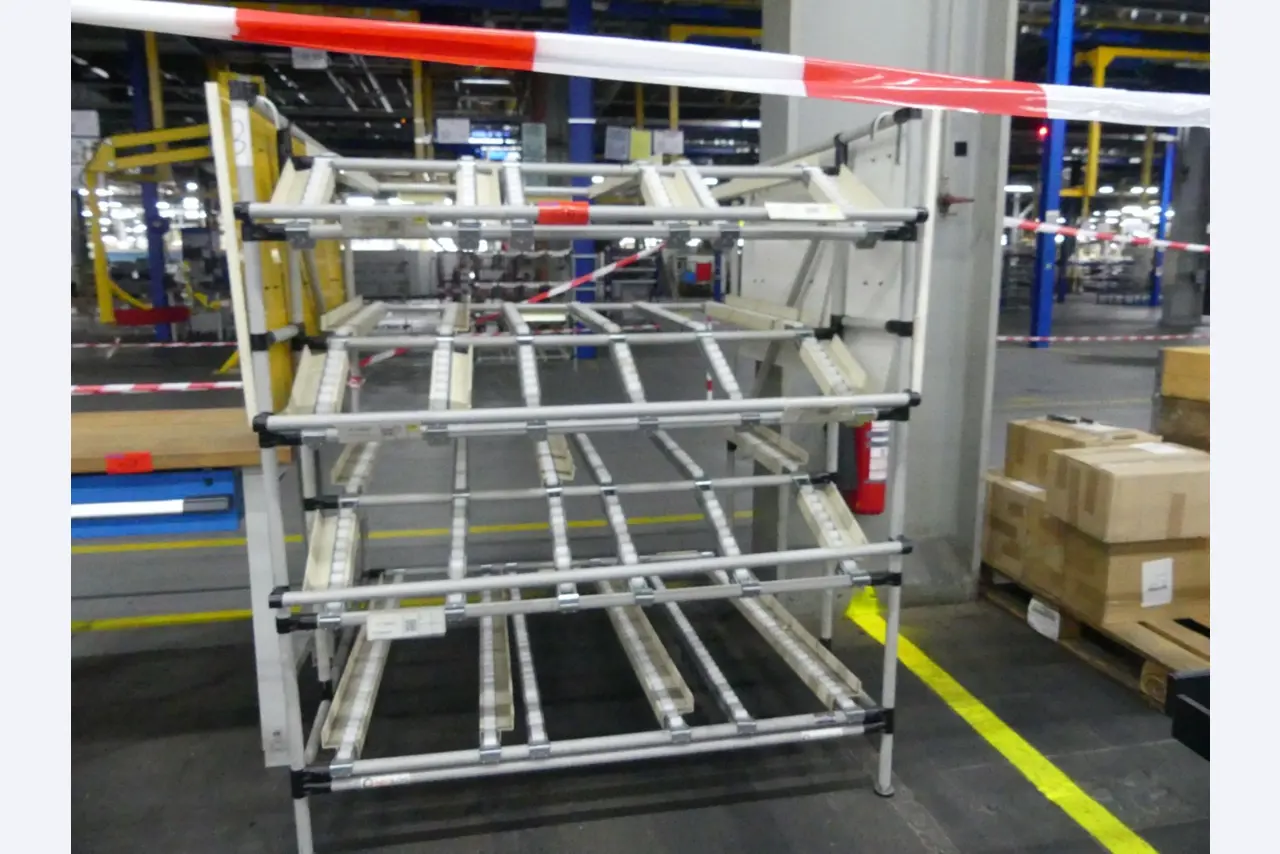 Centros de mecanizado, máquinas para trabajar el metal y líneas de producción de la industria del automóvil-1