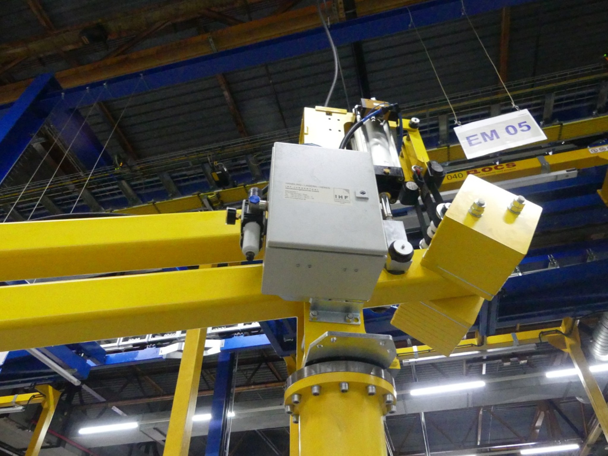 Centros de mecanizado, máquinas para trabajar el metal y líneas de producción de la industria del automóvil-6