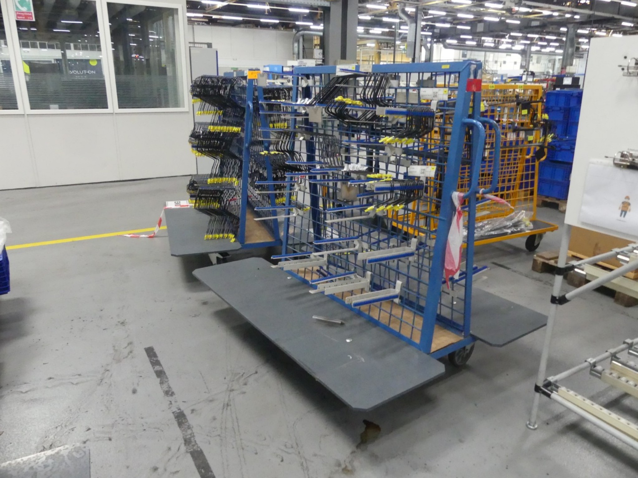 Centros de mecanizado, máquinas para trabajar el metal y líneas de producción de la industria del automóvil-2