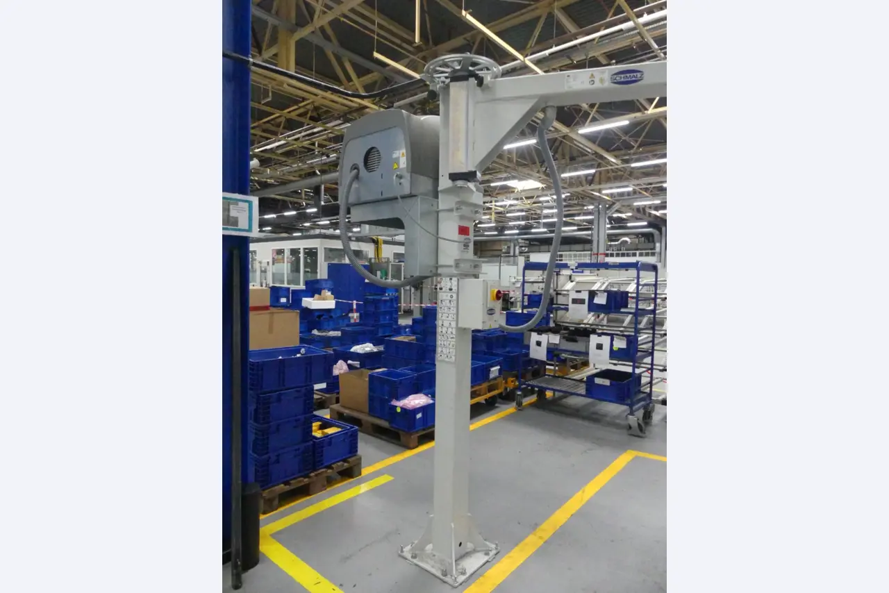 Centros de mecanizado, máquinas para trabajar el metal y líneas de producción de la industria del automóvil-1