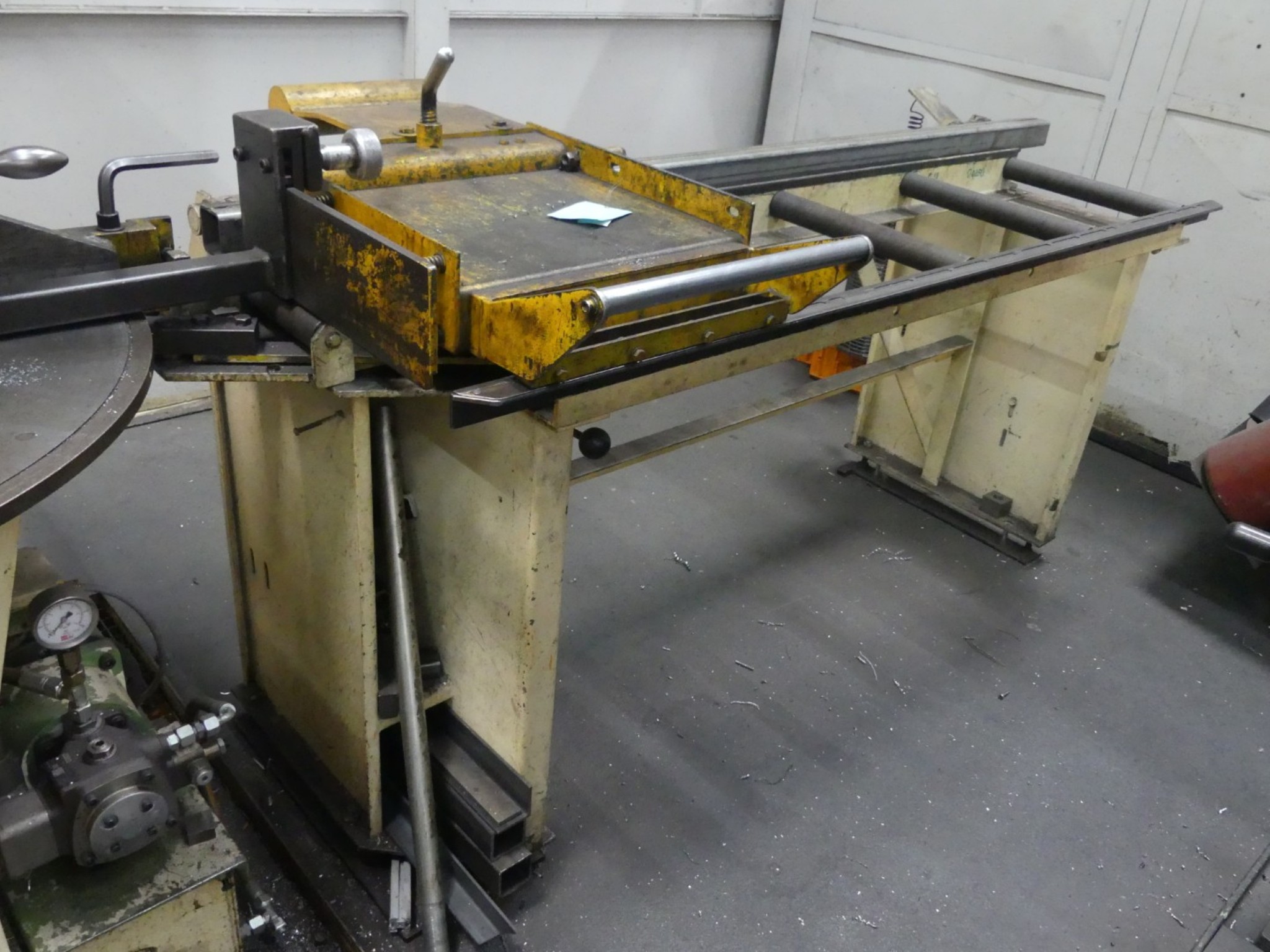 Machines et lignes de production de l'industrie automobile-5