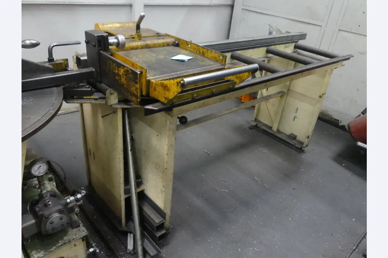 Machines et lignes de production de l'industrie automobile-5