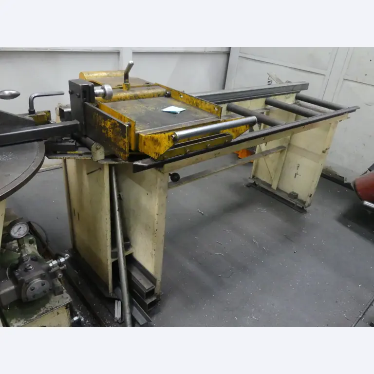Machines et lignes de production de l'industrie automobile-5
