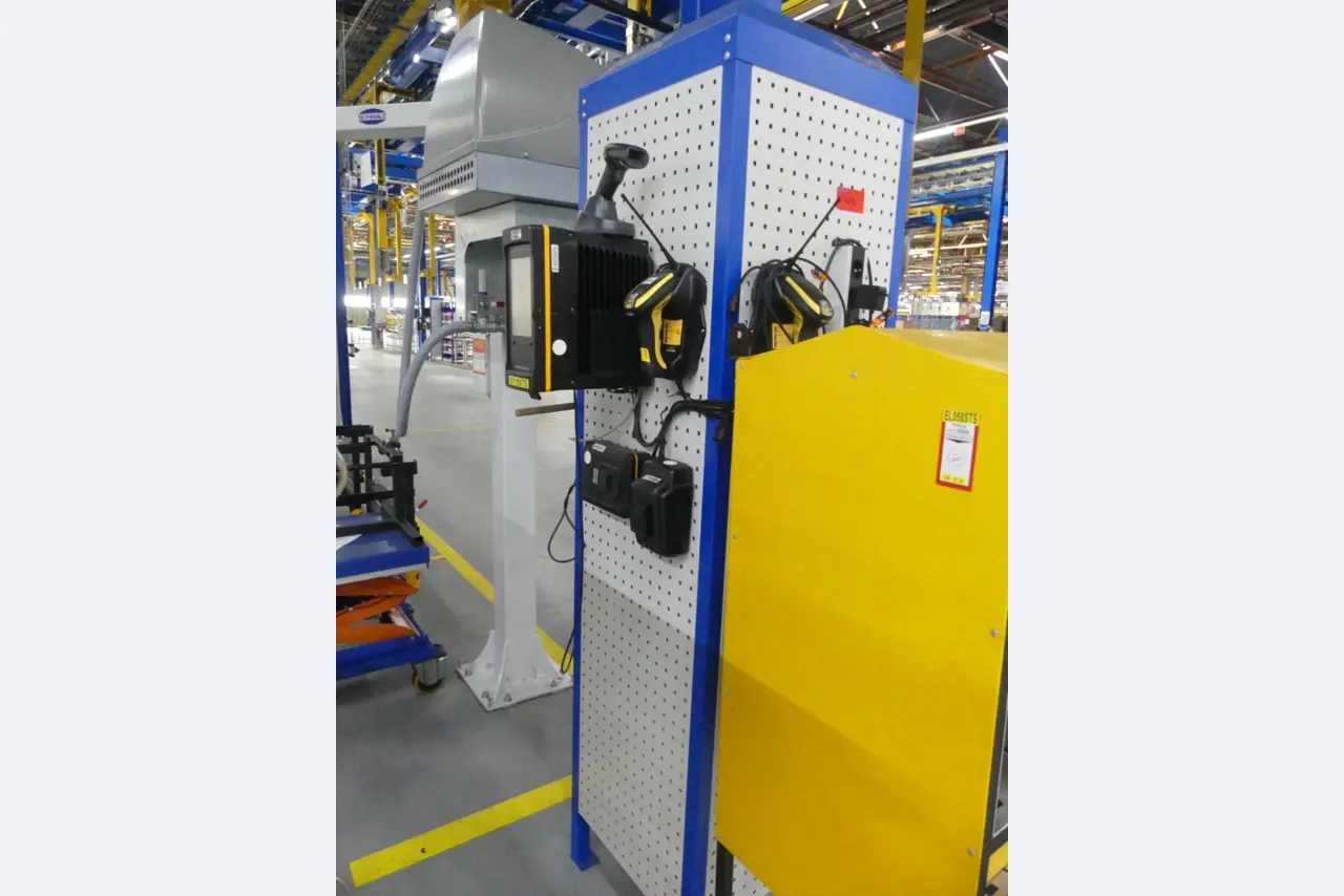 Centros de mecanizado, máquinas para trabajar el metal y líneas de producción de la industria del automóvil-1