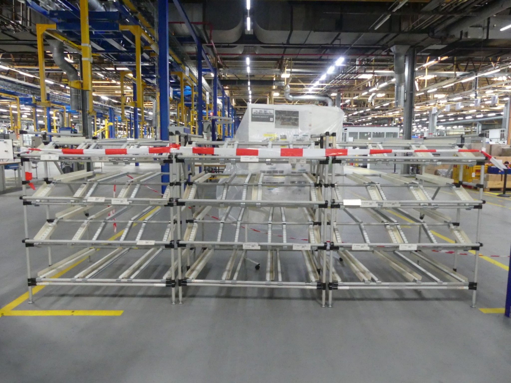 Centros de mecanizado, máquinas para trabajar el metal y líneas de producción de la industria del automóvil-1