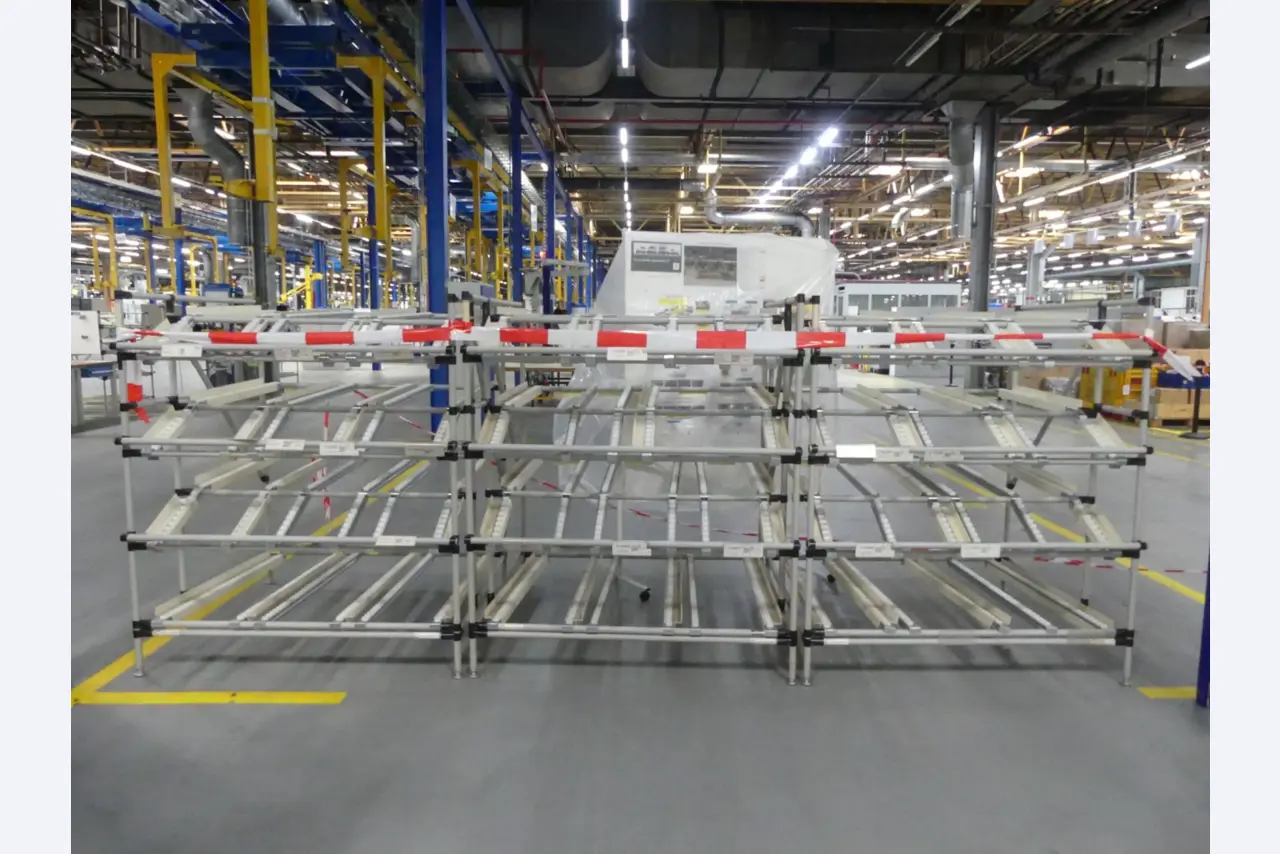 Centros de mecanizado, máquinas para trabajar el metal y líneas de producción de la industria del automóvil-1