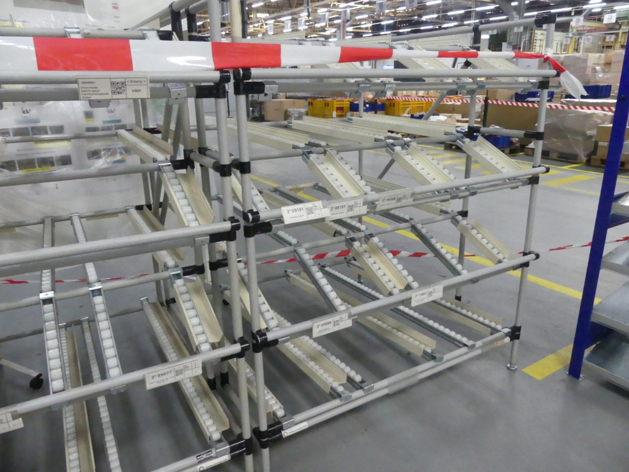 Centros de mecanizado, máquinas para trabajar el metal y líneas de producción de la industria del automóvil-3