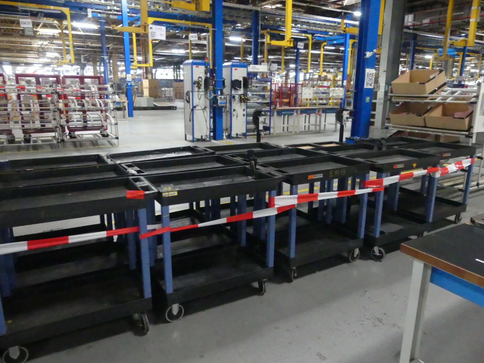 Centros de mecanizado, máquinas para trabajar el metal y líneas de producción de la industria del automóvil-1