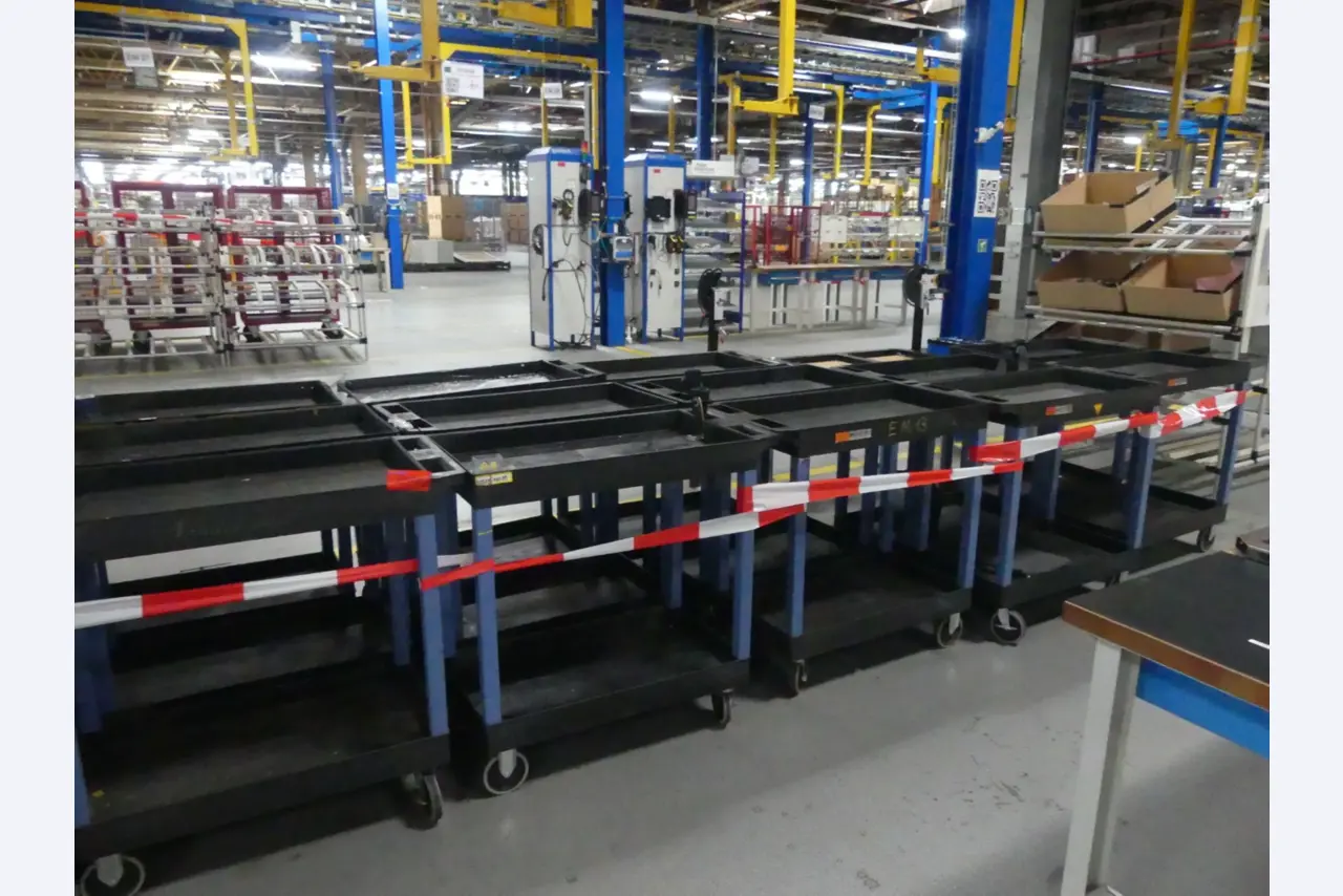 Centros de mecanizado, máquinas para trabajar el metal y líneas de producción de la industria del automóvil-1