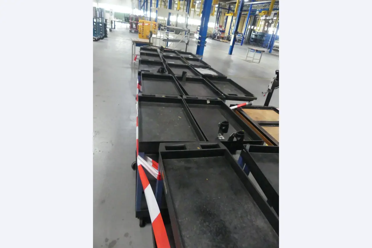 Centros de mecanizado, máquinas para trabajar el metal y líneas de producción de la industria del automóvil-2