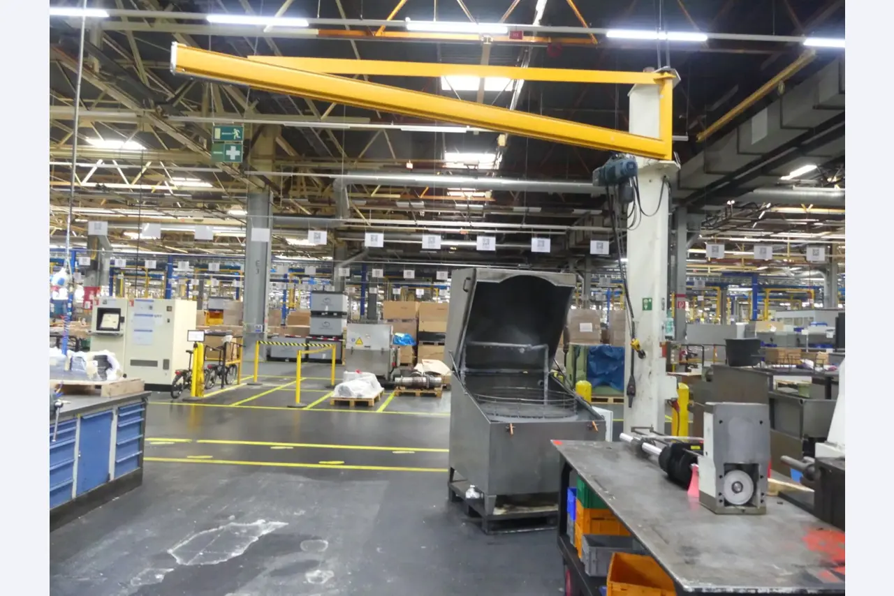 Machines et lignes de production de l'industrie automobile-2