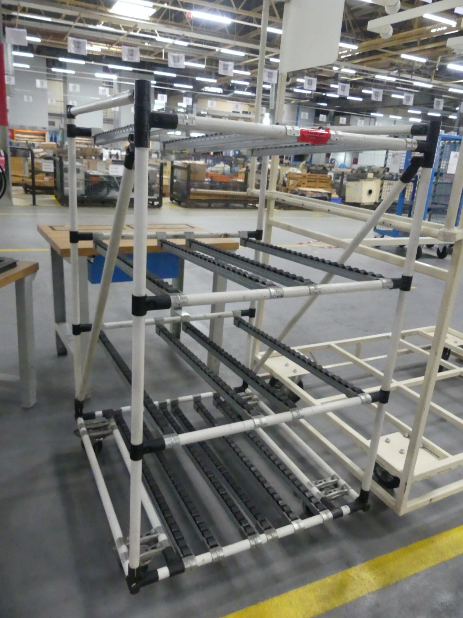 Centros de mecanizado, máquinas para trabajar el metal y líneas de producción de la industria del automóvil-2