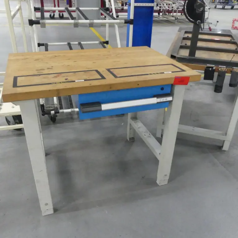 2 Mesa de trabalho