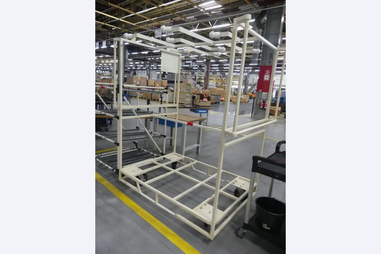 Centros de mecanizado, máquinas para trabajar el metal y líneas de producción de la industria del automóvil-1