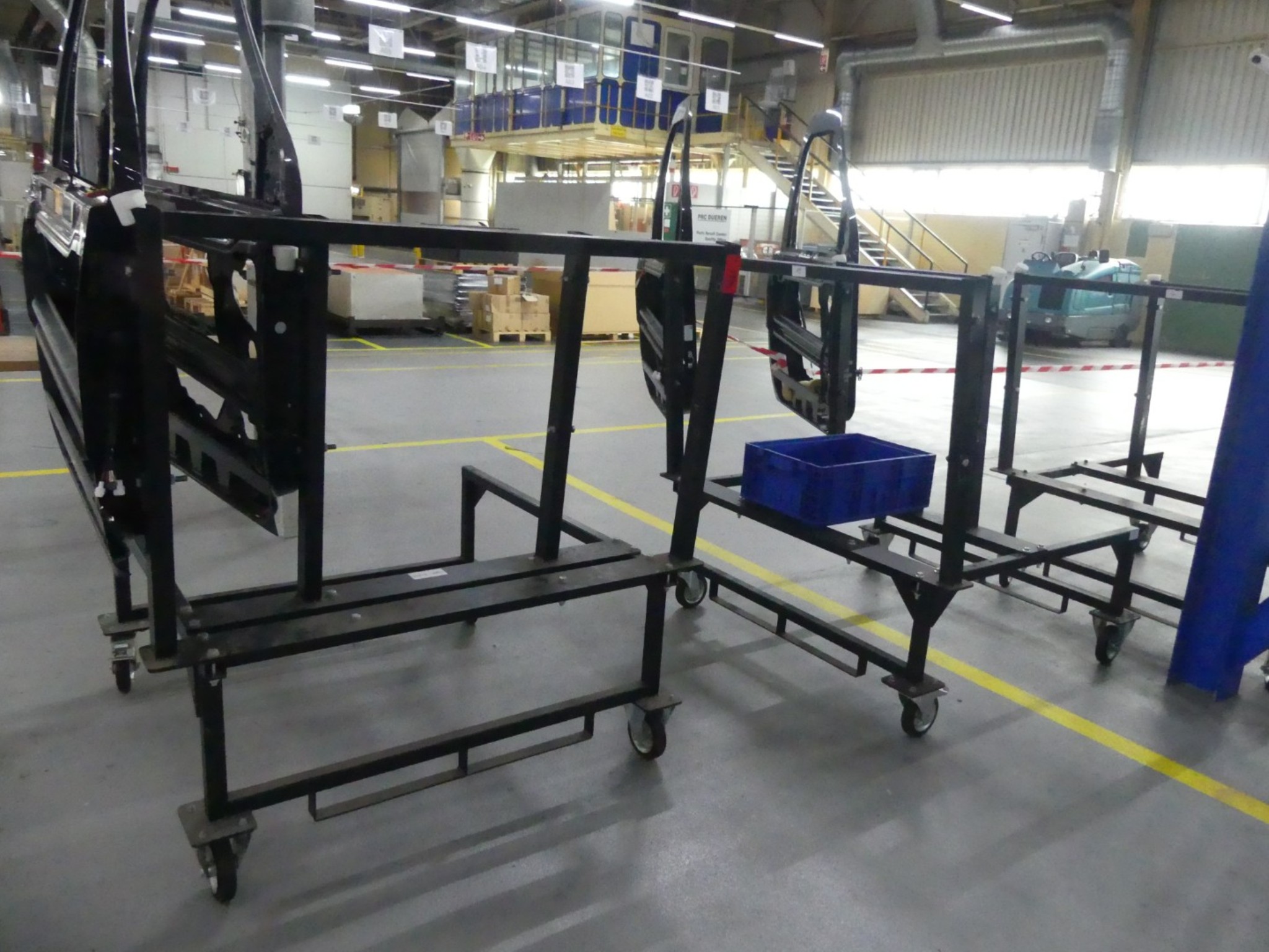 Centros de mecanizado, máquinas para trabajar el metal y líneas de producción de la industria del automóvil-1