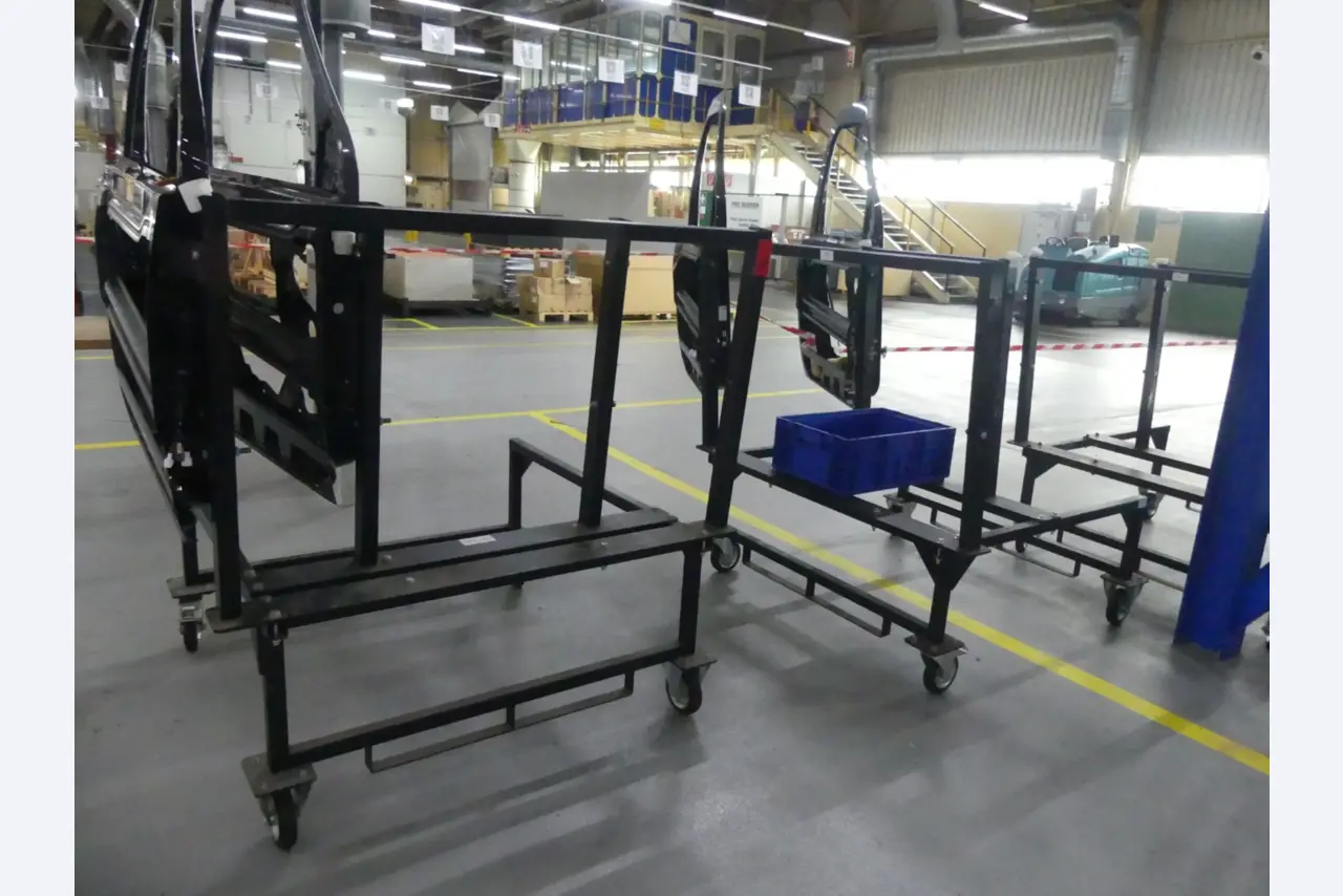 Centros de mecanizado, máquinas para trabajar el metal y líneas de producción de la industria del automóvil-1