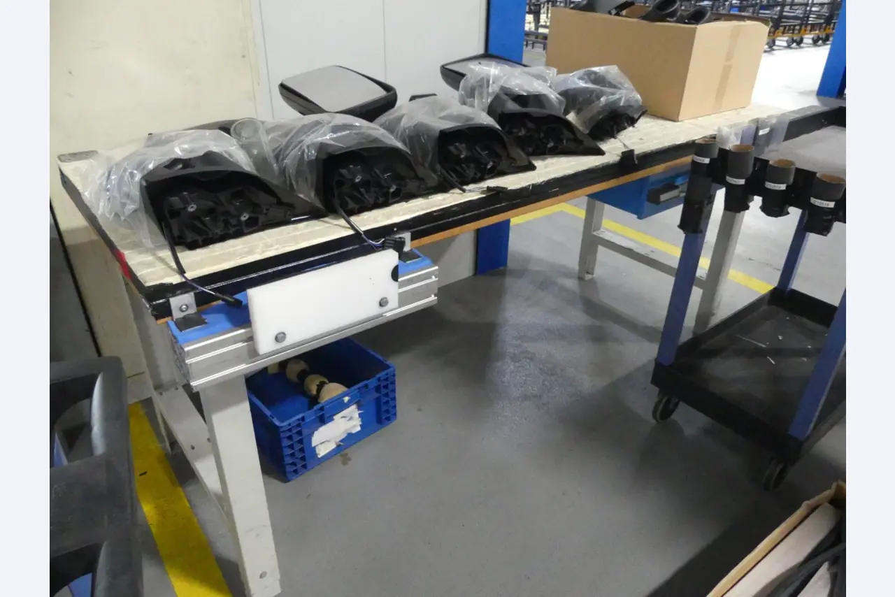 Centros de mecanizado, máquinas para trabajar el metal y líneas de producción de la industria del automóvil-1
