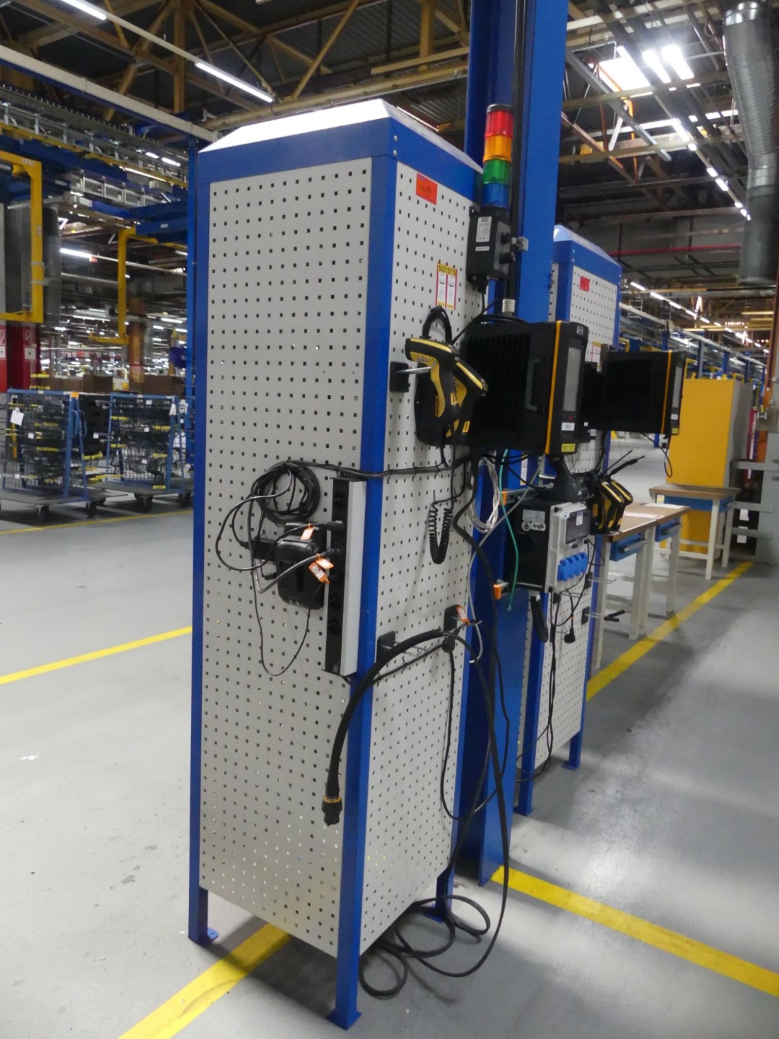 Centros de mecanizado, máquinas para trabajar el metal y líneas de producción de la industria del automóvil-1