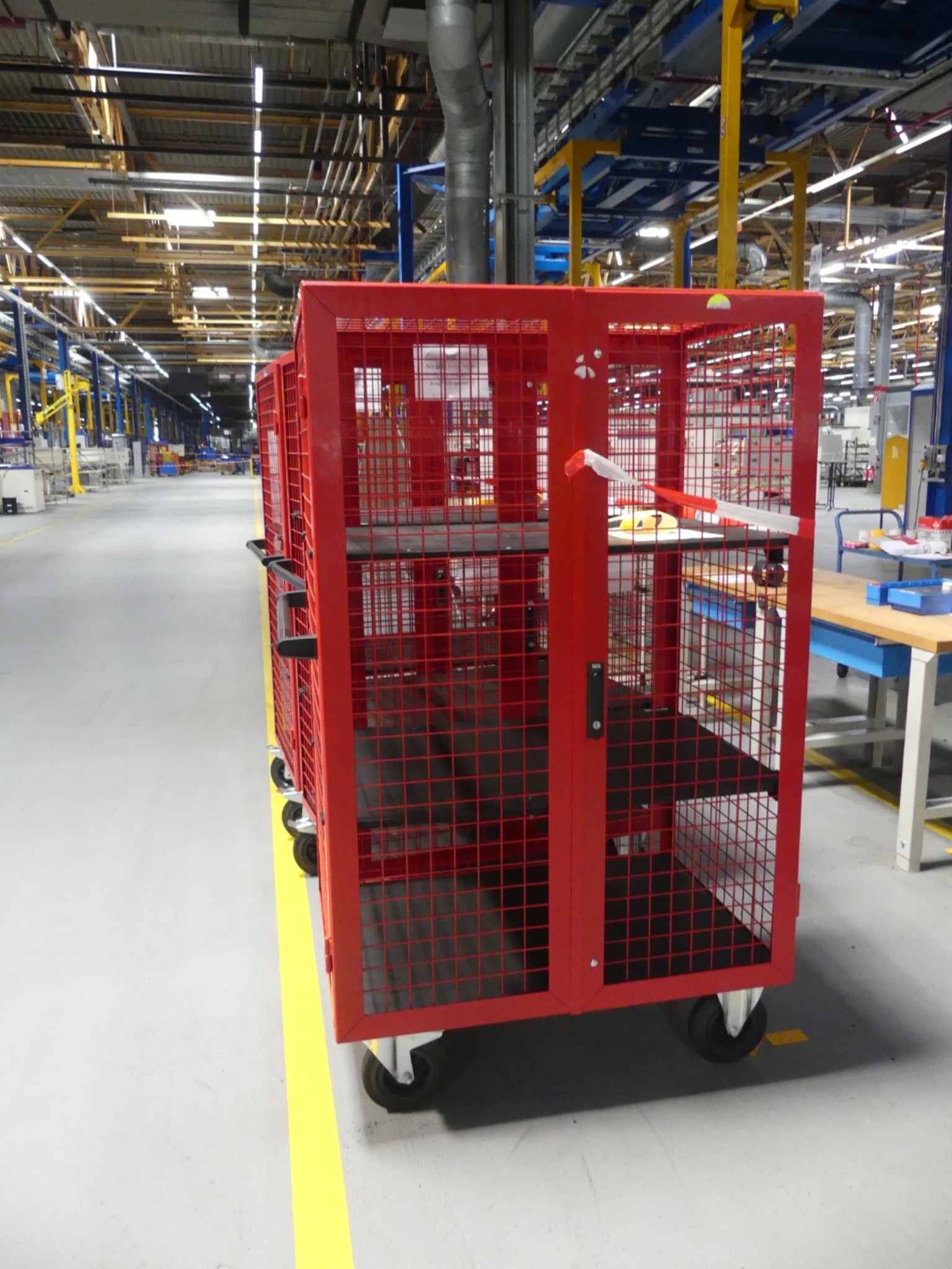 Centra obróbcze, maszyny do obróbki metalu i linie produkcyjne z branży motoryzacyjnej-2