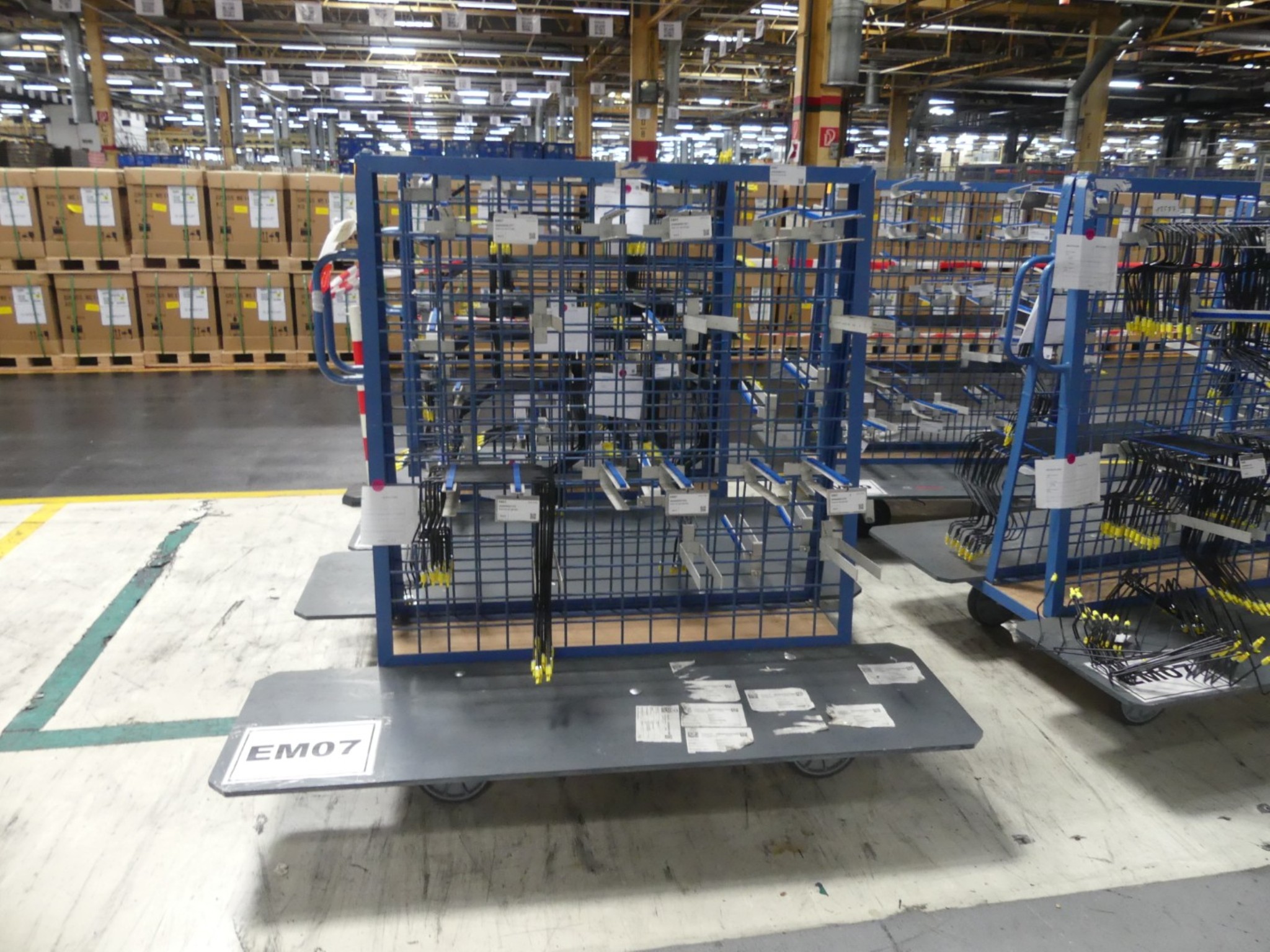 Centros de mecanizado, máquinas para trabajar el metal y líneas de producción de la industria del automóvil-1