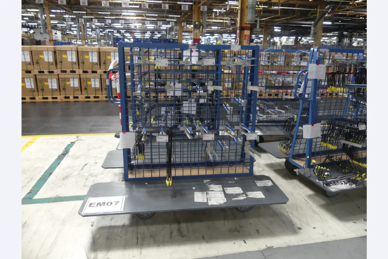 Centros de mecanizado, máquinas para trabajar el metal y líneas de producción de la industria del automóvil-1