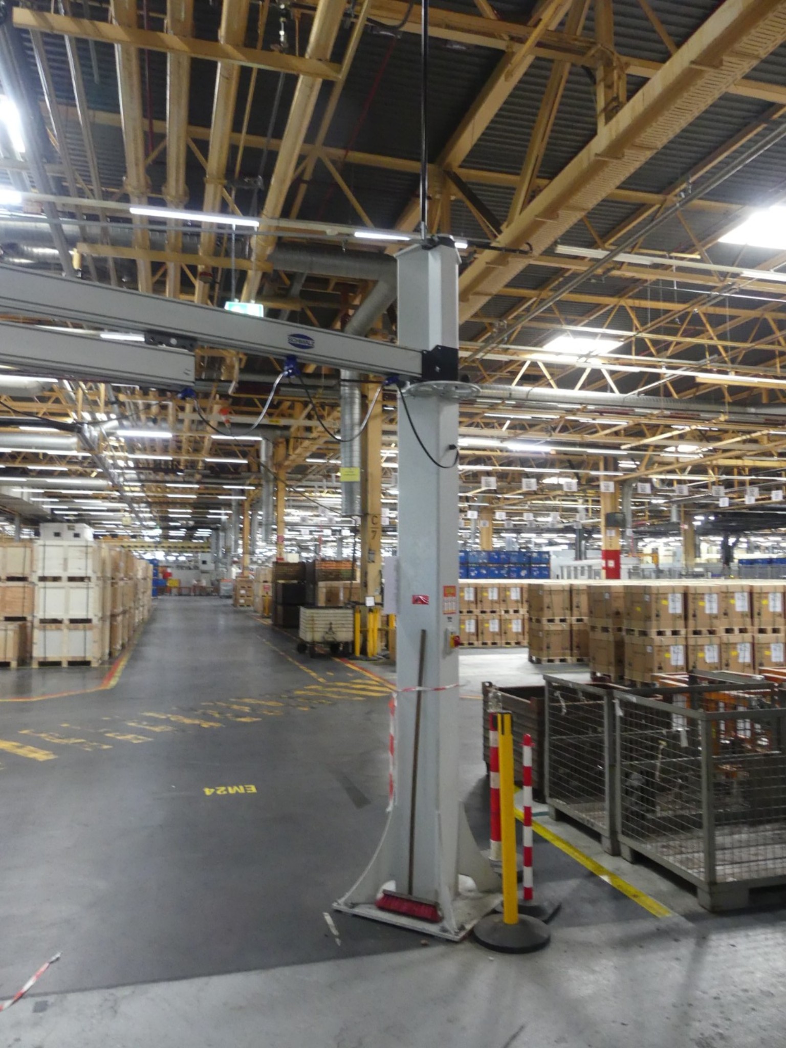 Centros de mecanizado, máquinas para trabajar el metal y líneas de producción de la industria del automóvil-1