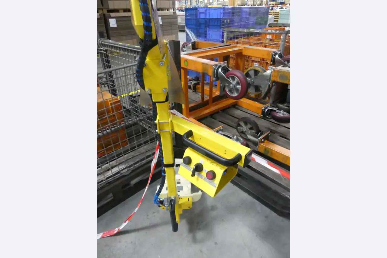 Centros de mecanizado, máquinas para trabajar el metal y líneas de producción de la industria del automóvil-3