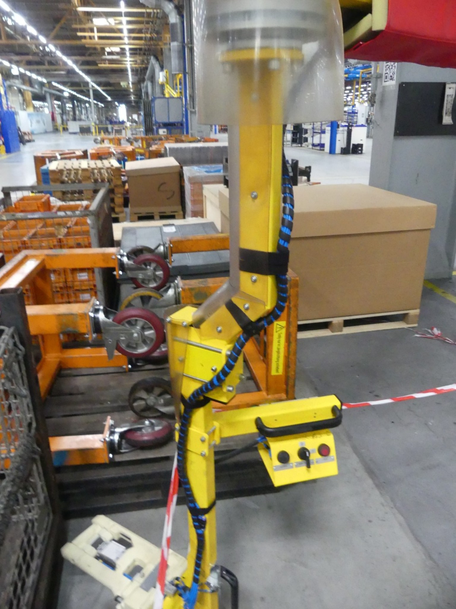 Centros de mecanizado, máquinas para trabajar el metal y líneas de producción de la industria del automóvil-4