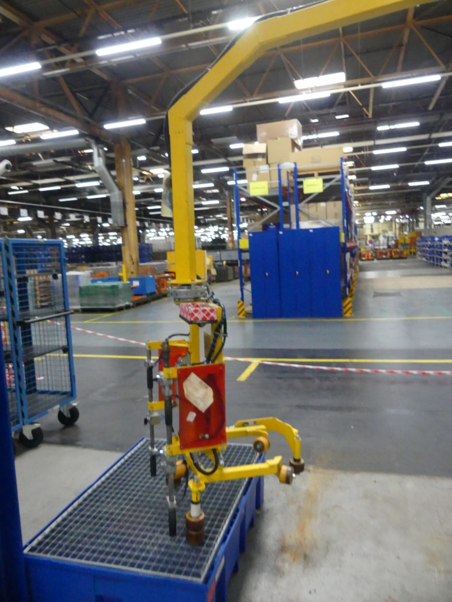 Centra obróbcze, maszyny do obróbki metalu i linie produkcyjne z branży motoryzacyjnej-3