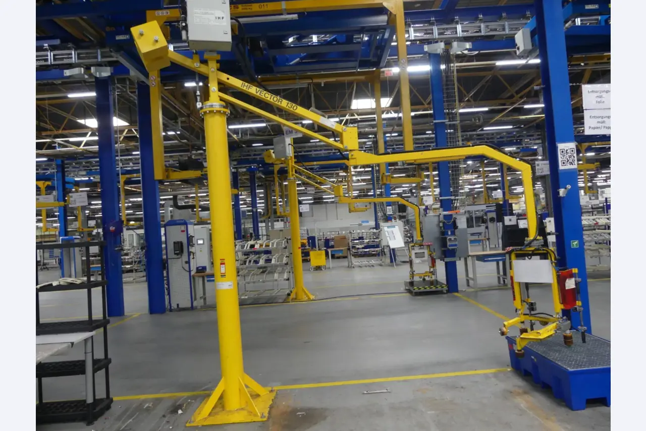 Centra obróbcze, maszyny do obróbki metalu i linie produkcyjne z branży motoryzacyjnej-4