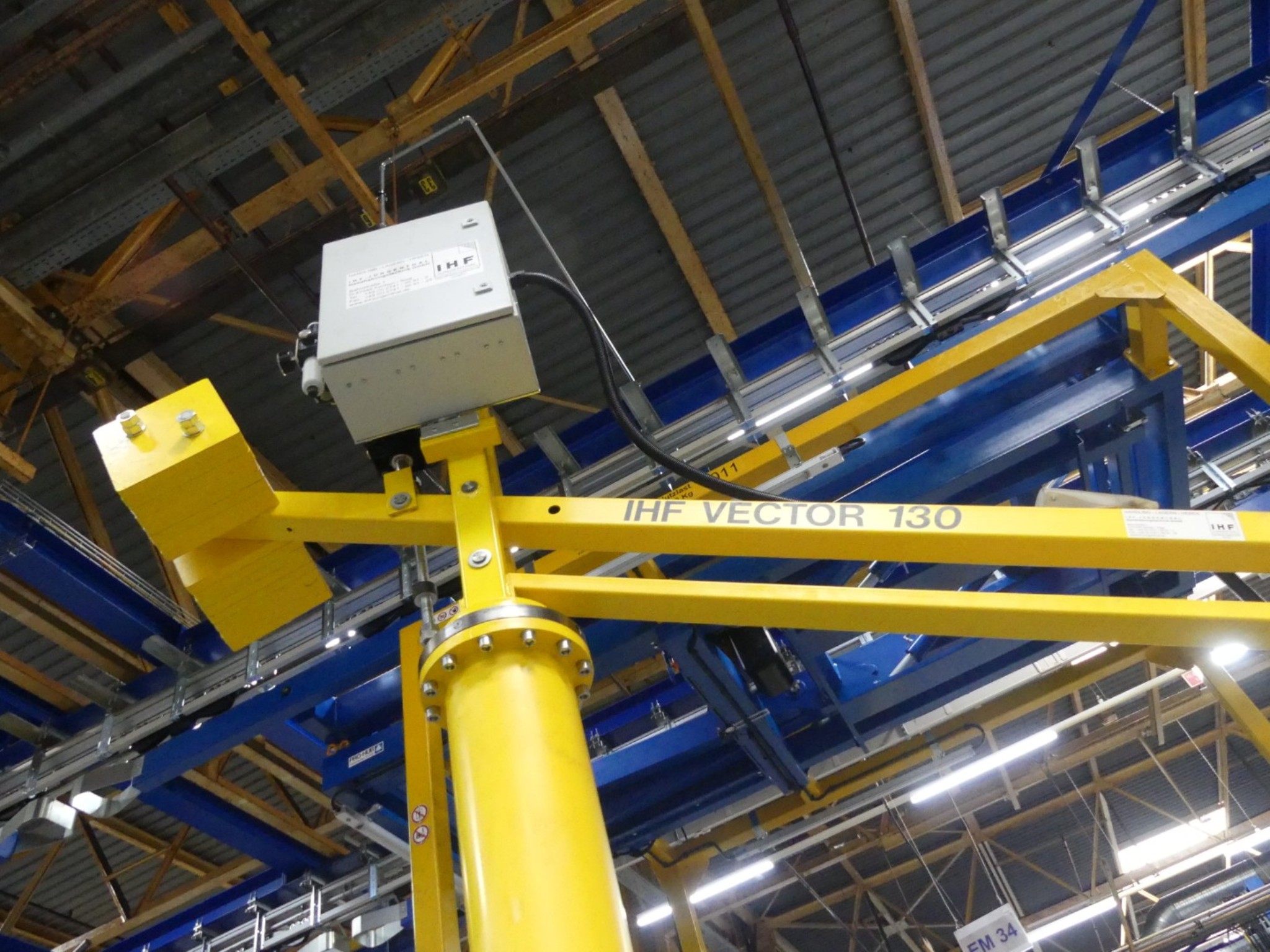 Centra obróbcze, maszyny do obróbki metalu i linie produkcyjne z branży motoryzacyjnej-5