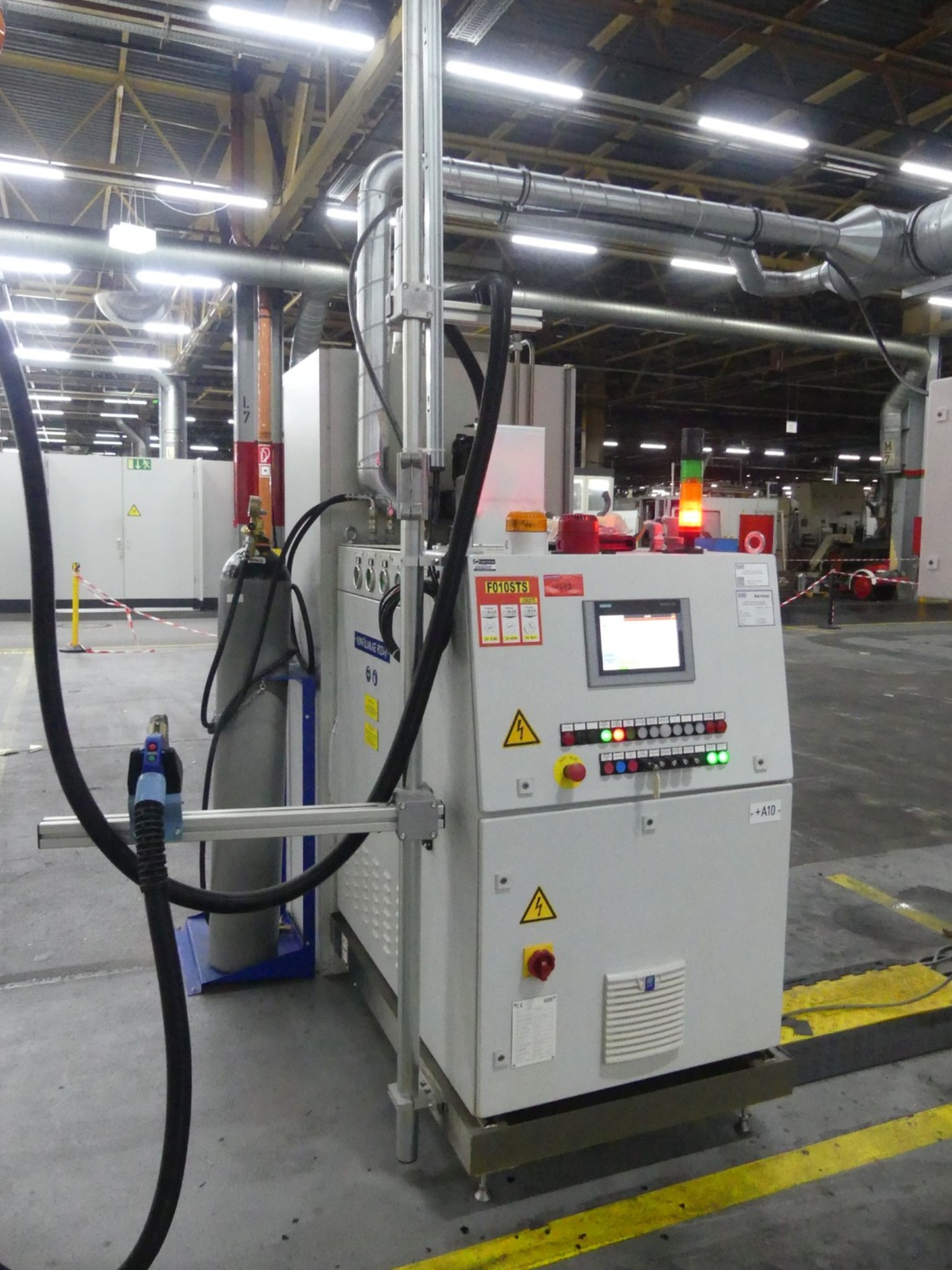 Centros de mecanizado, máquinas para trabajar el metal y líneas de producción de la industria del automóvil-1