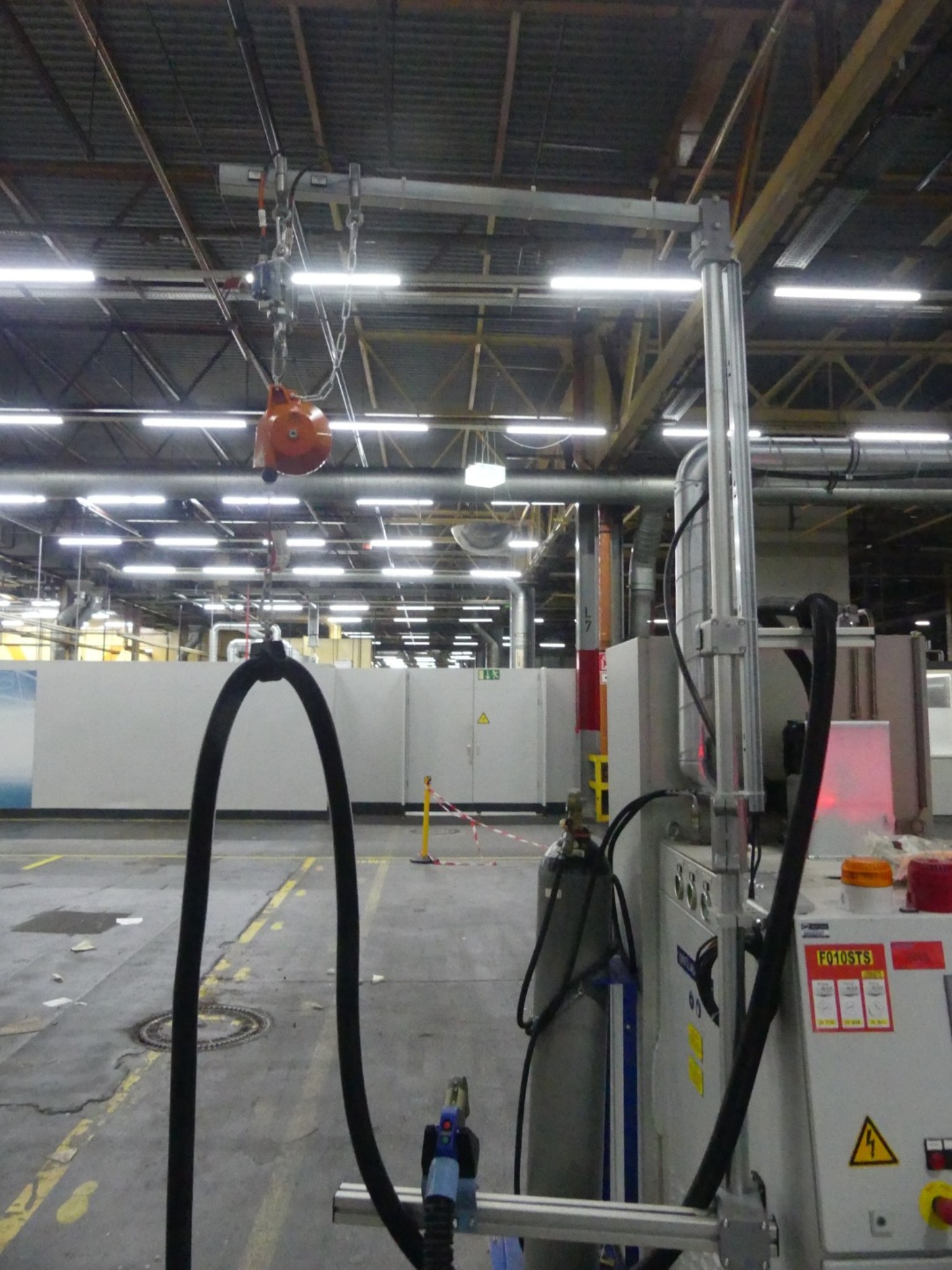 Centros de mecanizado, máquinas para trabajar el metal y líneas de producción de la industria del automóvil-4