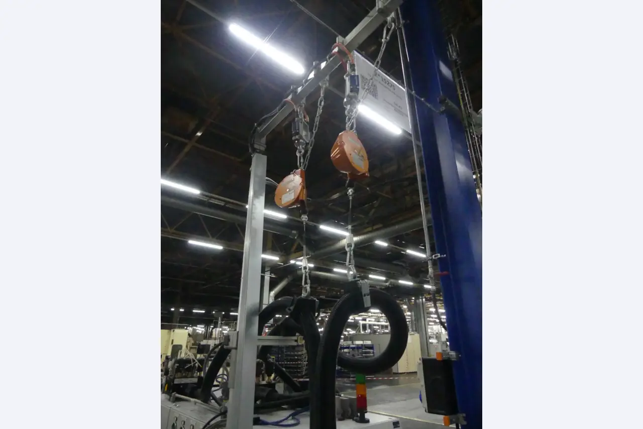 Centros de mecanizado, máquinas para trabajar el metal y líneas de producción de la industria del automóvil-4