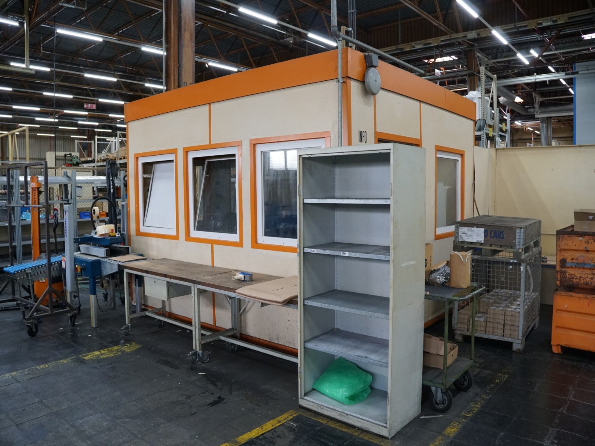 Centros de mecanizado, máquinas para trabajar el metal y líneas de producción de la industria del automóvil-1