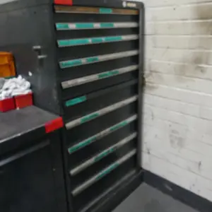 Armoire à tiroirs pour outils