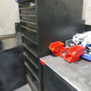 Armoire à tiroirs pour outils