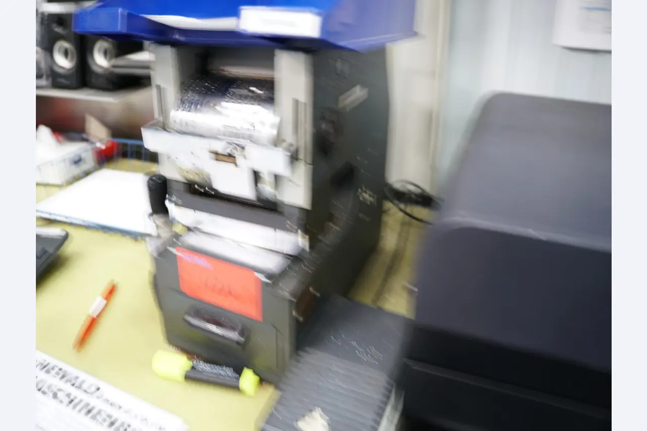 Centros de mecanizado, máquinas para trabajar el metal y líneas de producción de la industria del automóvil-1