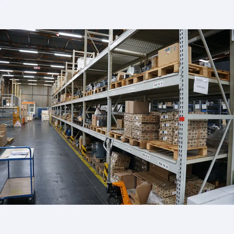 Centros de mecanizado, máquinas para trabajar el metal y líneas de producción de la industria del automóvil-1