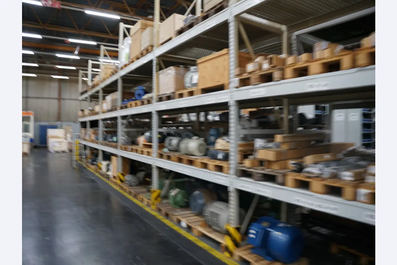 Centros de mecanizado, máquinas para trabajar el metal y líneas de producción de la industria del automóvil-2