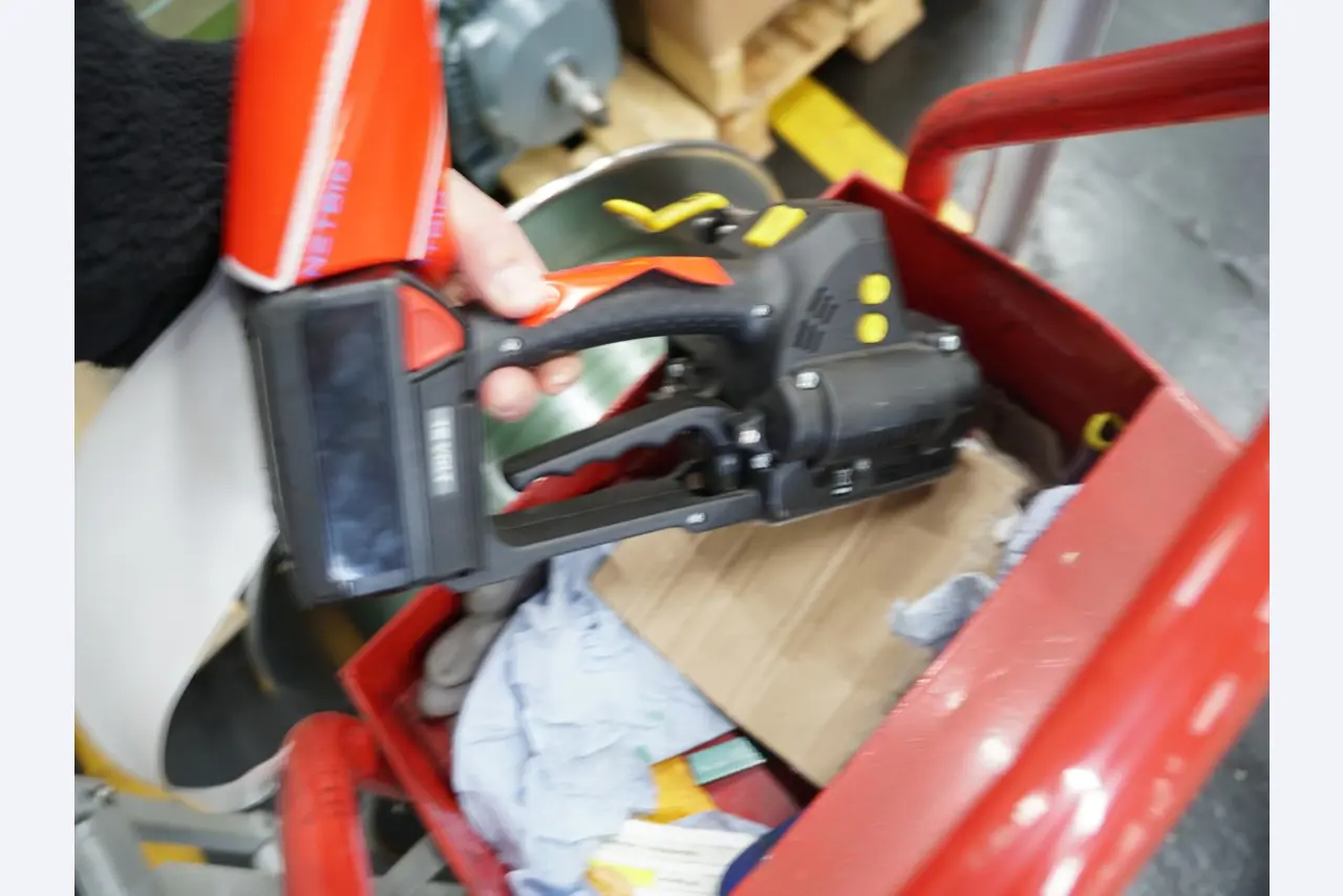 Centra obróbcze, maszyny do obróbki metalu i linie produkcyjne z branży motoryzacyjnej-3