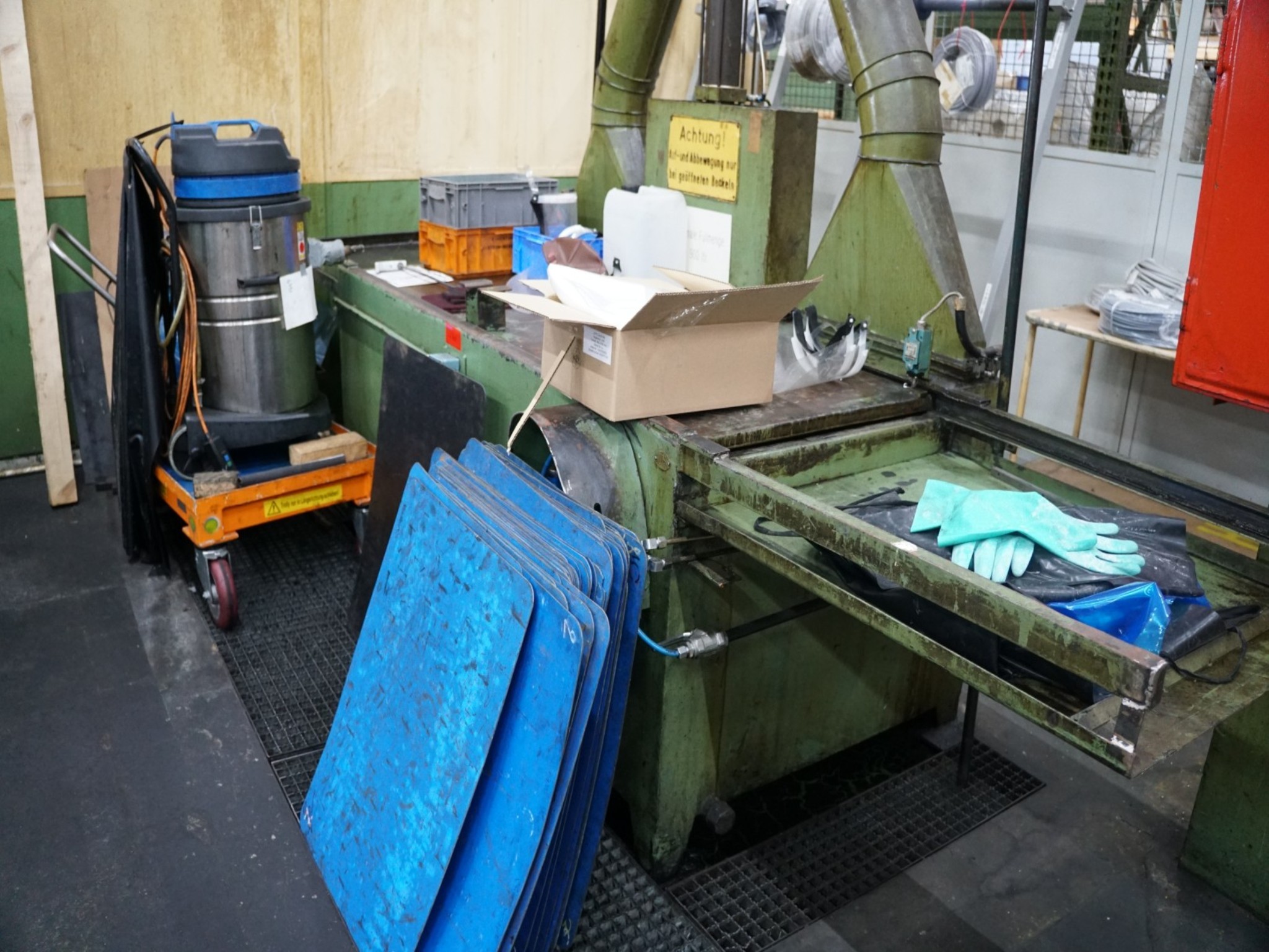 Centros de mecanizado, máquinas para trabajar el metal y líneas de producción de la industria del automóvil-1