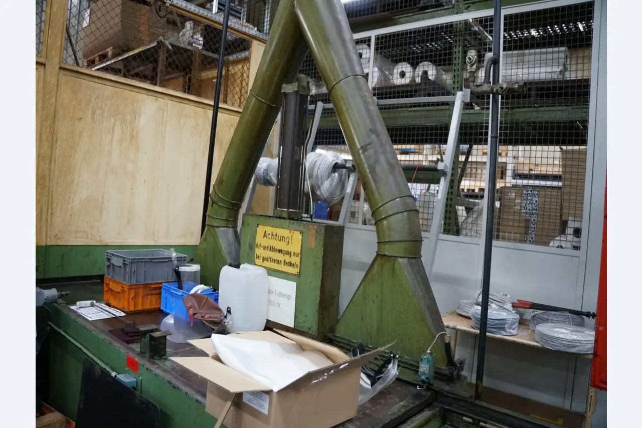 Centros de mecanizado, máquinas para trabajar el metal y líneas de producción de la industria del automóvil-2