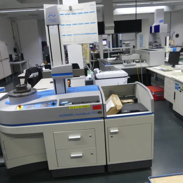 Machine de mesure de forme et de position Hommel Round Scan 555