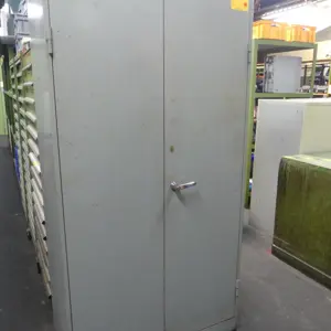 Armoire en acier