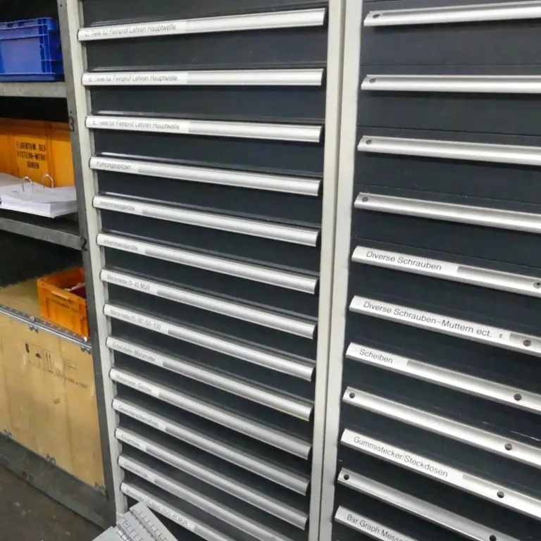 Armoire à tiroirs pour outils