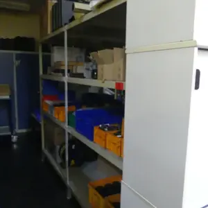 Étagère en acier Eigenbau